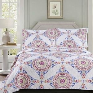 NEW 3-Piece Floral Diamonds Quilt Set - Queen/Full